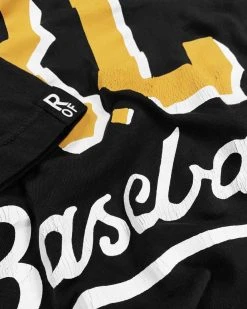 SPORT AND ICON Roberto Clemente Baseball Black Tee