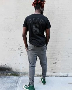 SPORT AND ICON Fergie Jenkins Black Aces Tee